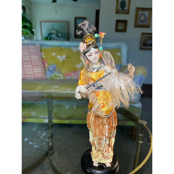 Vintage Silk Japanese Geisha Figurine Kimono Doll - Picture 3 of 15